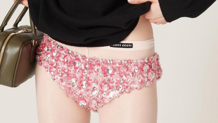 Modemerk verkoopt onderbroeken aan 5.600 dollar De duurste schimmelinfectie die je kunt krijgen Metrotime